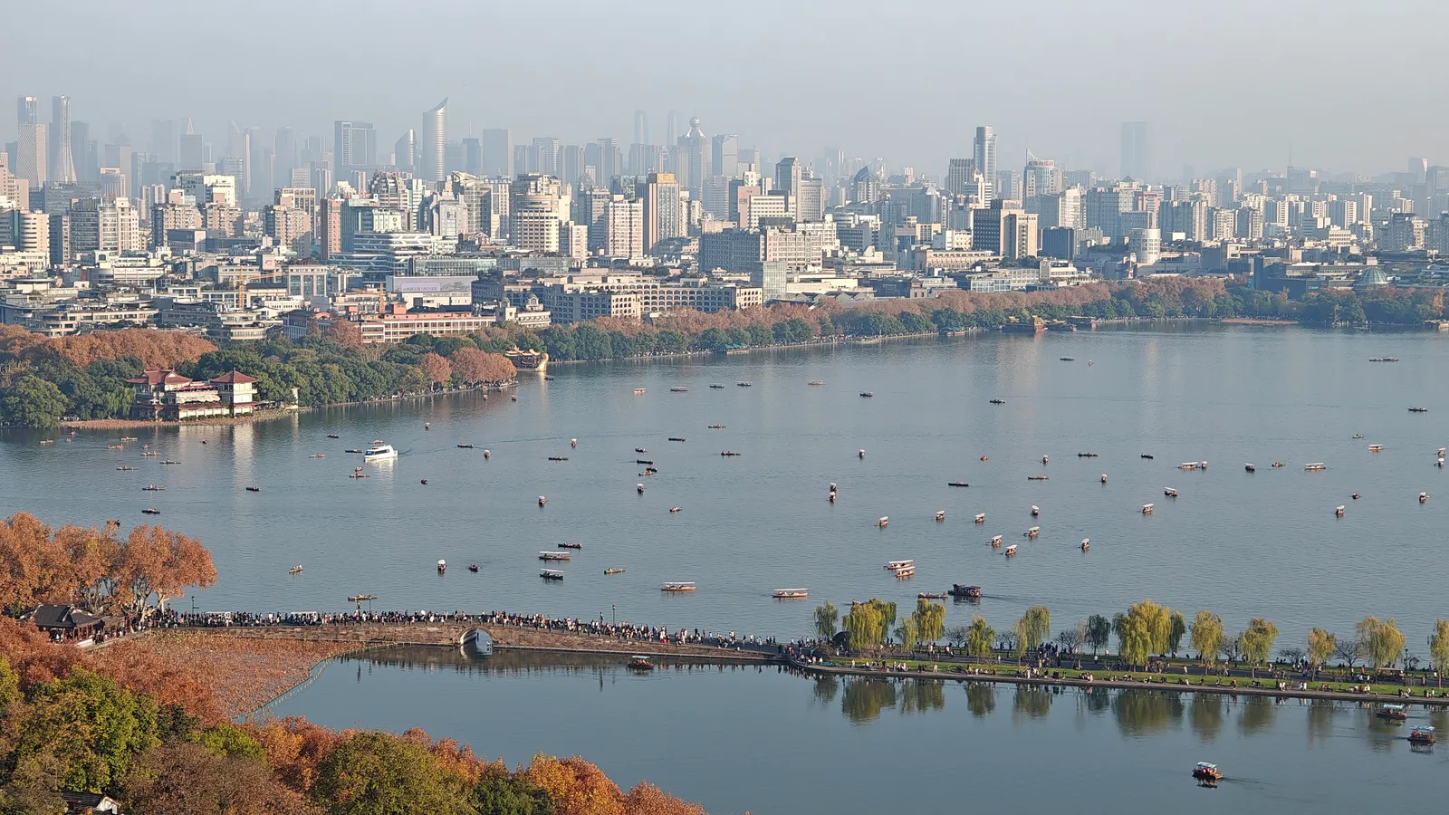 俯瞰秋日的西湖（ 📍杭州 · 宝石山 ）