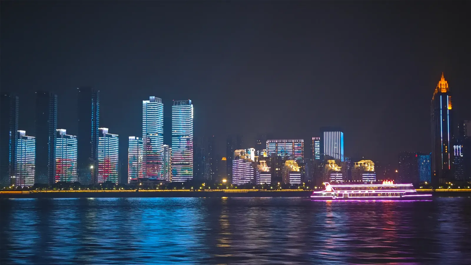 体验了一把武汉轮渡